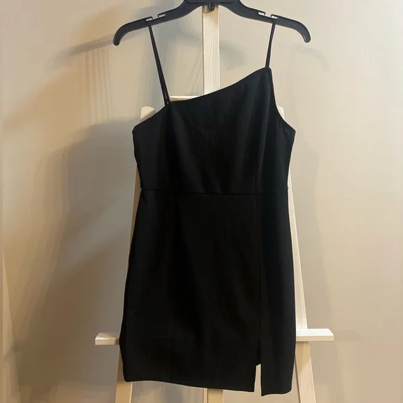 LBD mini dress Spaghetti Strap Black Dress Clubwear Bodycon NWT - Picture 2 of 5